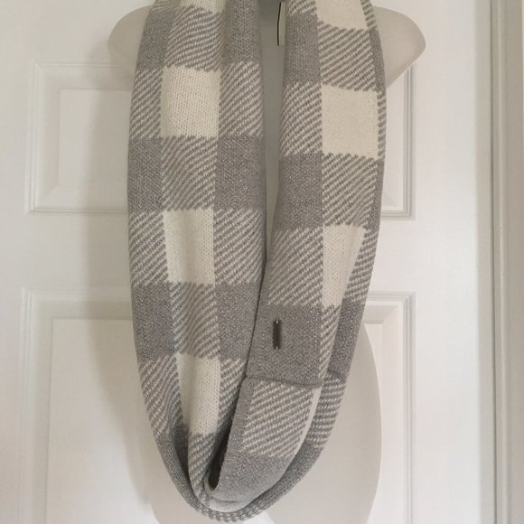 Tommy Hilfiger Plaid Scarf in Gray and White NWT - Picture 1 of 6